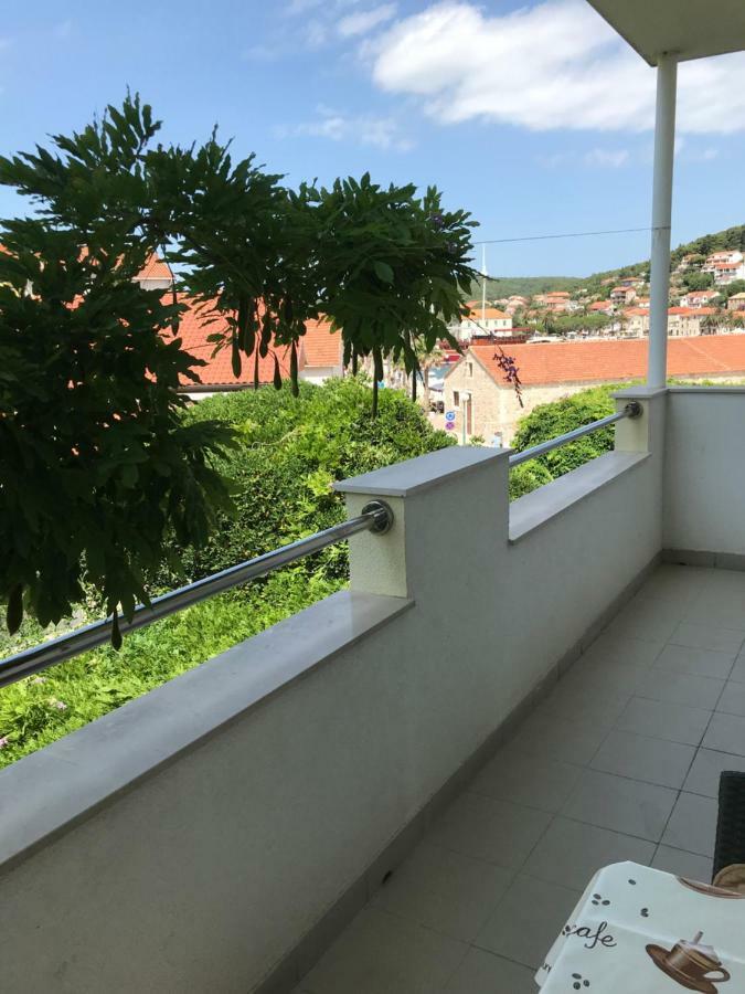 Apartmani Isabella - Ilda Radonic Jelsa  Exterior photo